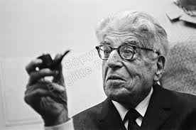 Marxist philosopher Ernst Bloch. What is it with mid-century German philosophers and theologians and their pipes?
